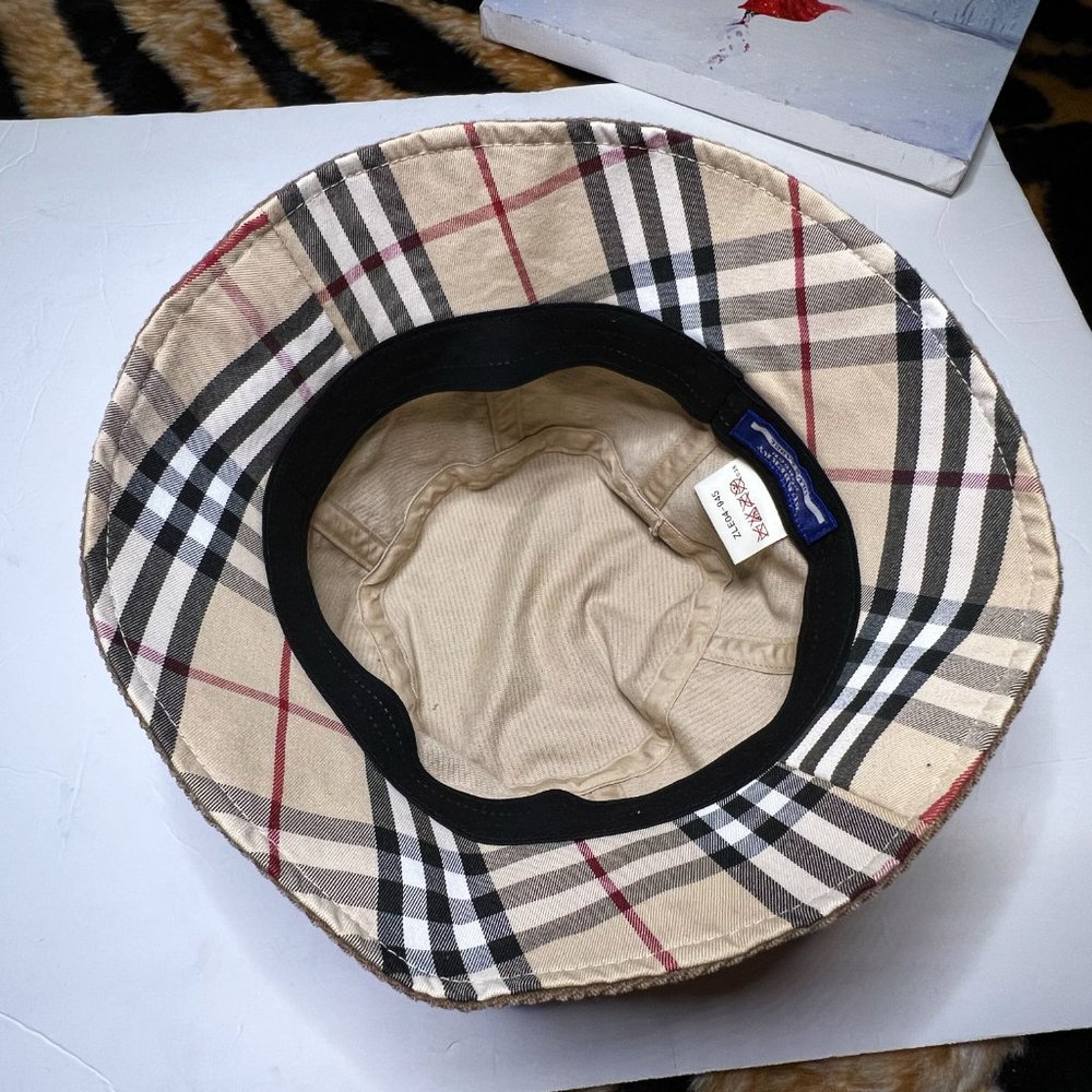 Burberry hat - Picture 6 of 16